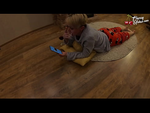 ❤️ Galna blondinen suger en enorm kuk och studsar på den - Analsex Fuckingvideo at us ❤