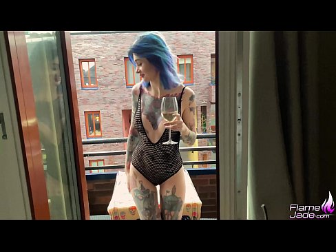 ❤️ Enorm tjej som suger med en gupp och knullar passionerat under öppen himmel Fuckingvideo at us ❤